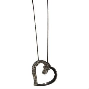 10k white gold and diamond heart necklace